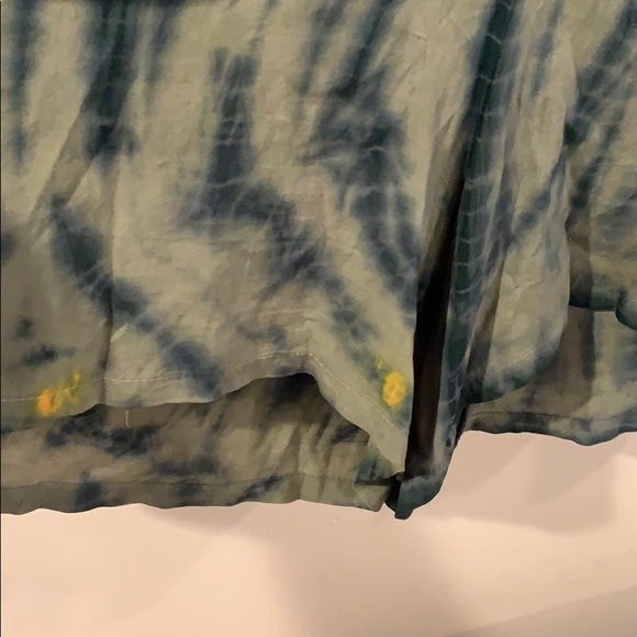 Planet Blue Green Double V Romper - Picture 4 of 7